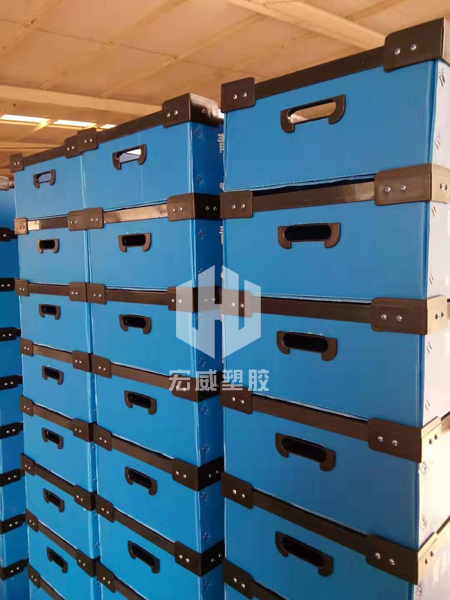 为什么塑料中空板箱比纸箱更受人们欢迎?